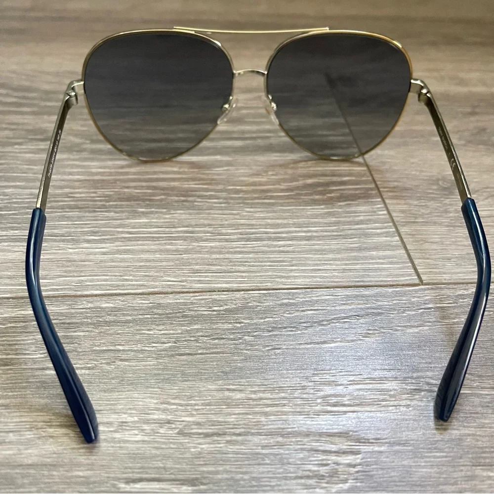 Tory Burch Woman’s Aviator Sunglasses Without Case Excellent Condition
